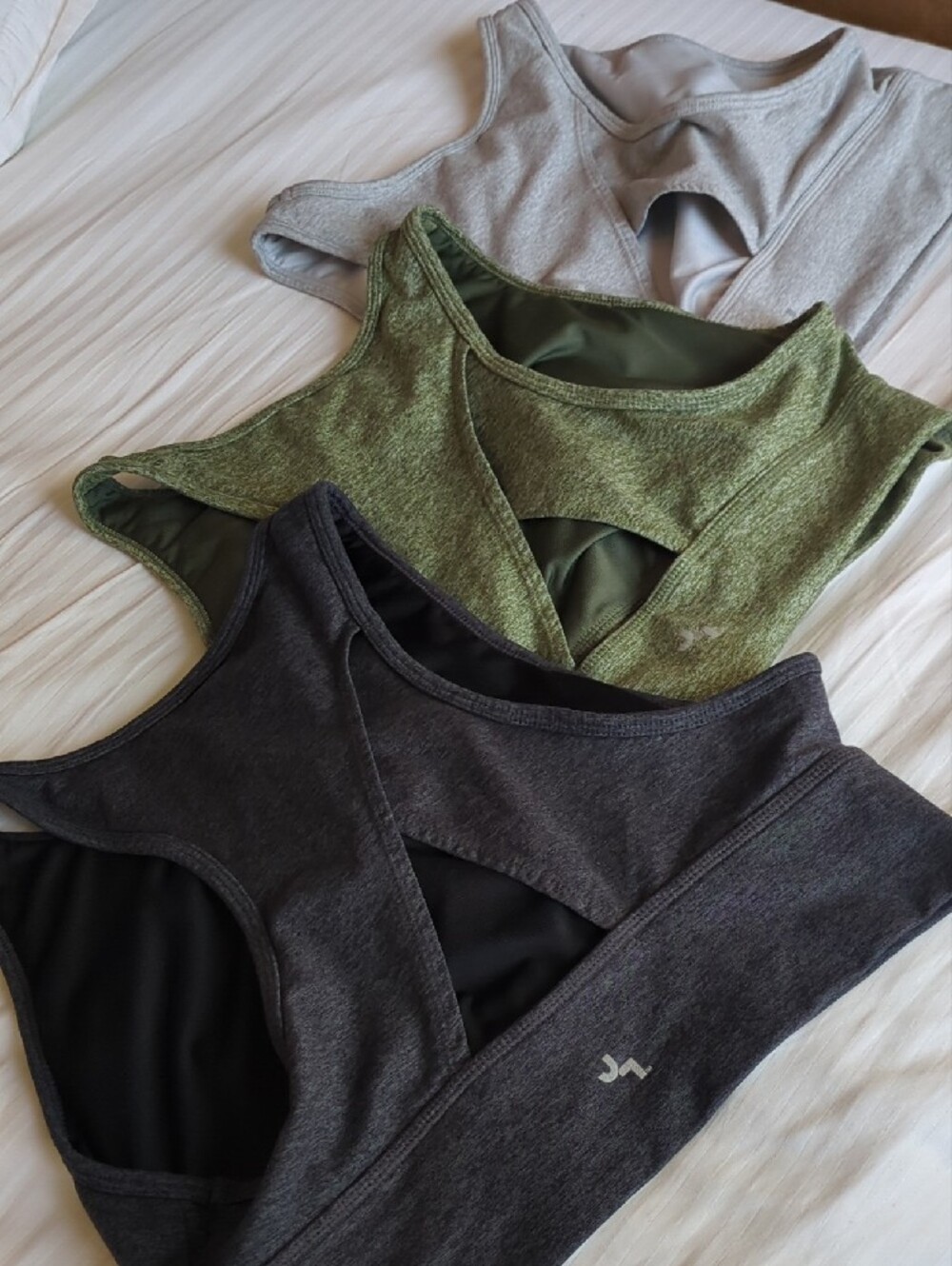 4 Pack BUNDLE JoyLab Sports Bra Multipack - Olive, Charcoal, Light Gray, Heather - Picture 3 of 6